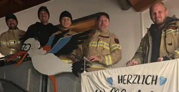 Feuerwehrstorch-gelandet